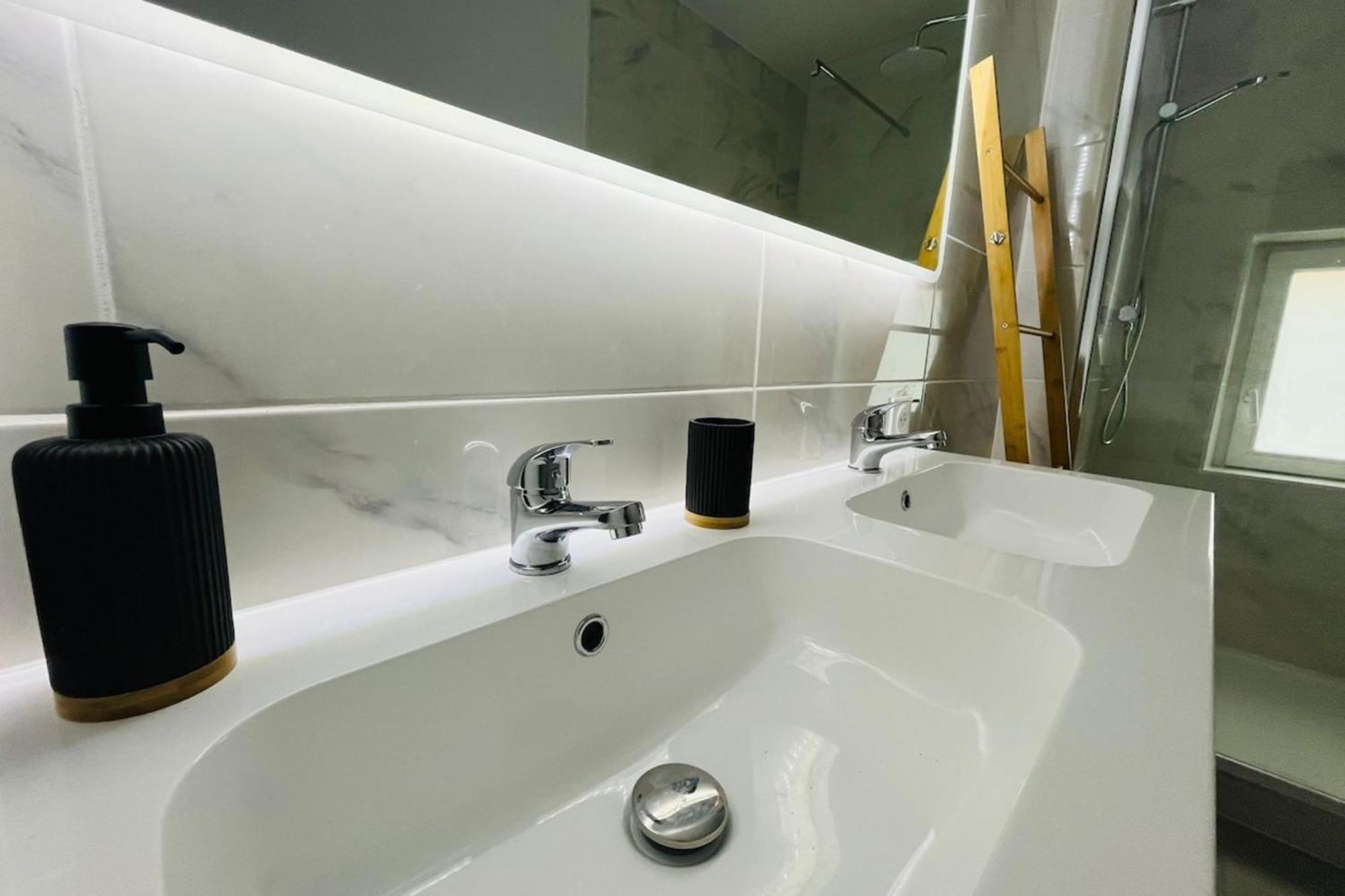 L'Horreum Appartement Proche Des Halles Wifi Narbonne Kültér fotó